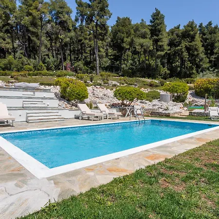 וילה Luxury With Private Pool In Skopelos, Nature Retreat, Pine Trees By Kardous Alikias